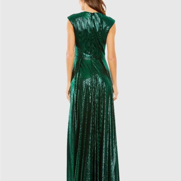 Mac Duggal Formal Green Cap Sleeve Deep V High Slit Metallic Gown Size 6$398 NWT - Picture 8 of 8